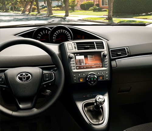 toyota-verso-interior